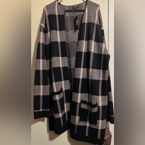 **SOLD** Women’s plus size fashion nova cardigan, size 3X